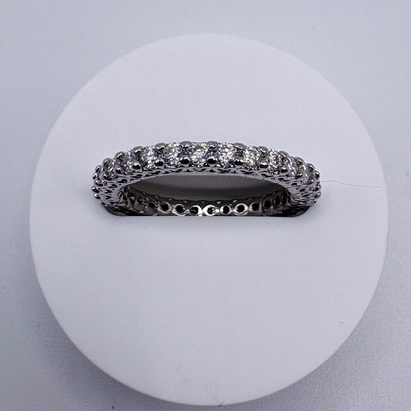 Sparkling 1.1ct Moissanite Eternity Band – Size 6 – Certificate Included - Picture 4 of 11